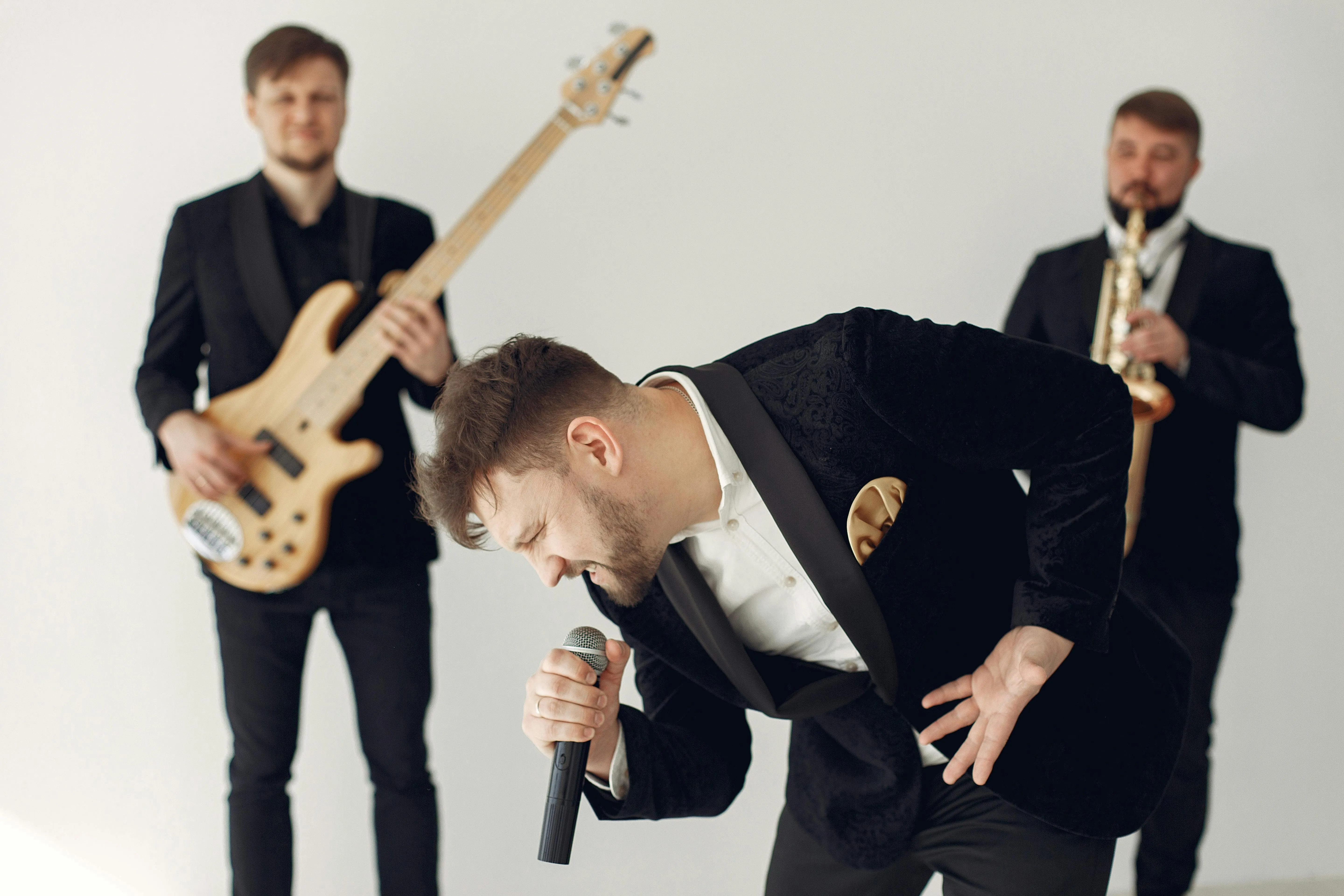 DJ oder Band für die Hochzeit? Der ehrliche Vergleich